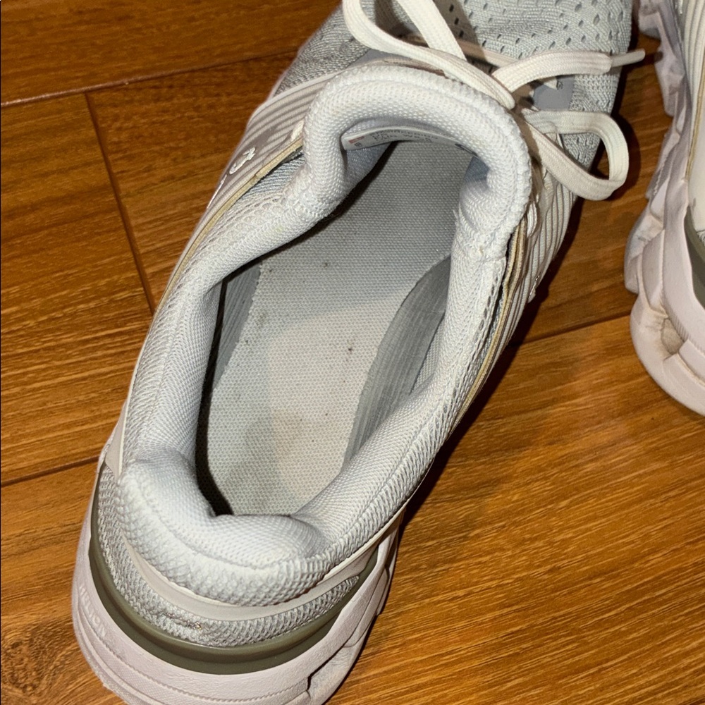 Women's Athletic Shoes in Light Gray - Picture 5 of 6
